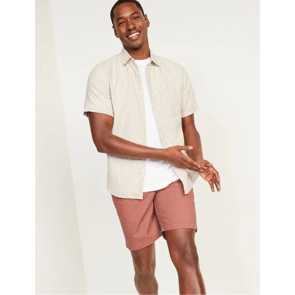 Mens Old Navy Straight Lived-In Khaki Non-Stretch Shorts in Red Sumac - Sz 36